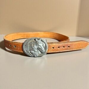 VINTAGE 1983 SISKIYOU BUCKLE CO INC DOUBLE HORSE HEAD WESTERN BELT LEATHER STRAP